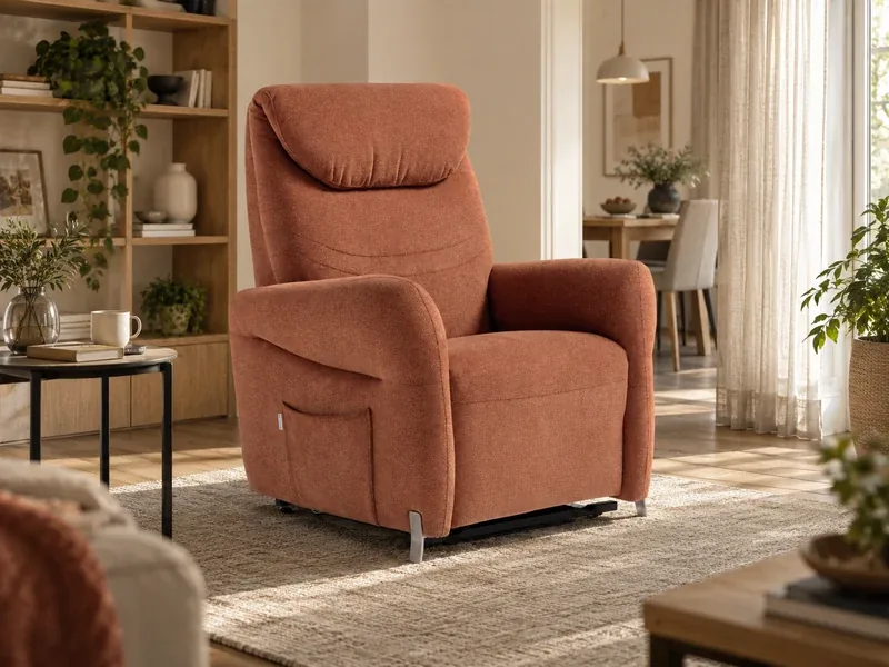 Poltrona alzapersona Raya a 4 motori color terracotta con piedi in acciaio